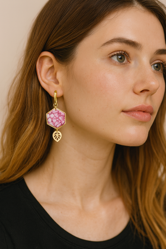 Set bijoux rose marbré – boucles, collier papillon, pendentif & bague