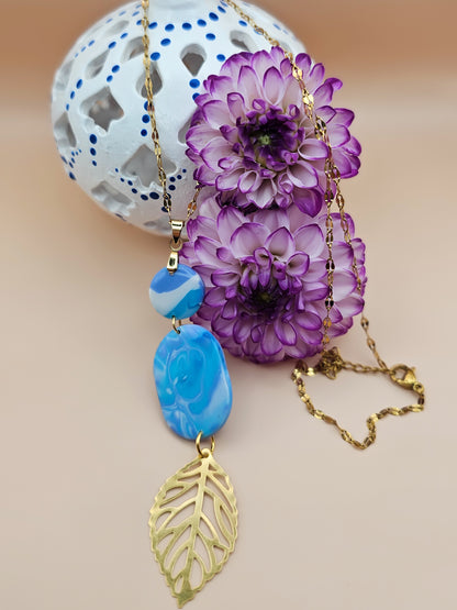 Set bijoux bleu marbré – boucles d’oreilles & collier
