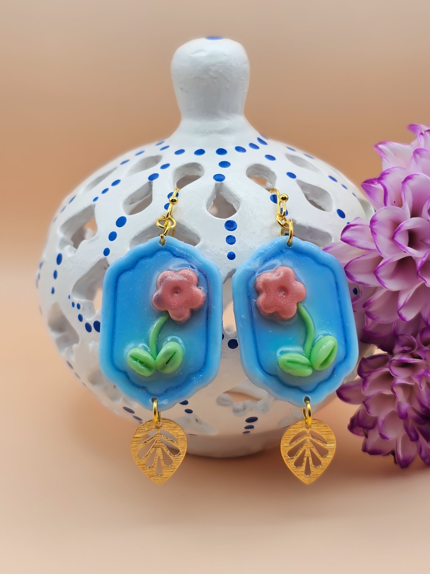 Boucles d’oreilles florales bleues