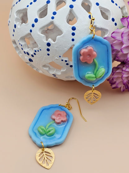 Boucles d’oreilles florales bleues