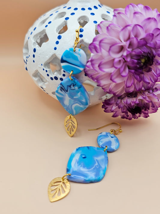 Boucles d’oreilles bleues effet marbré