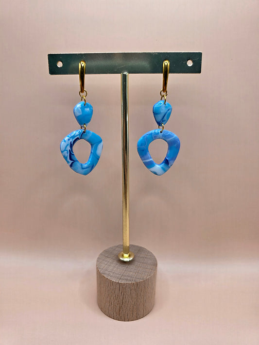 Boucles d’oreilles bleues marbrées