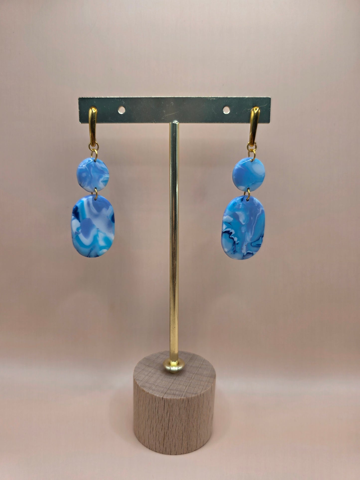 Set bijoux bleu marbré – boucles d’oreilles & collier