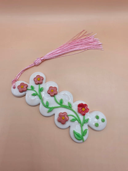 Marque-page motif fleurs en pâte polymère