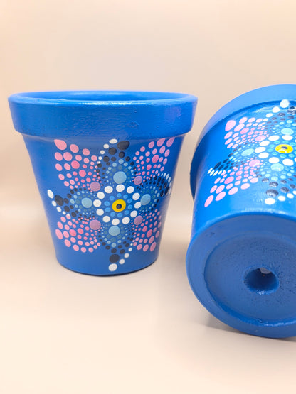 Lot de 2 petits pots décorés à la main avec sous-tasses
