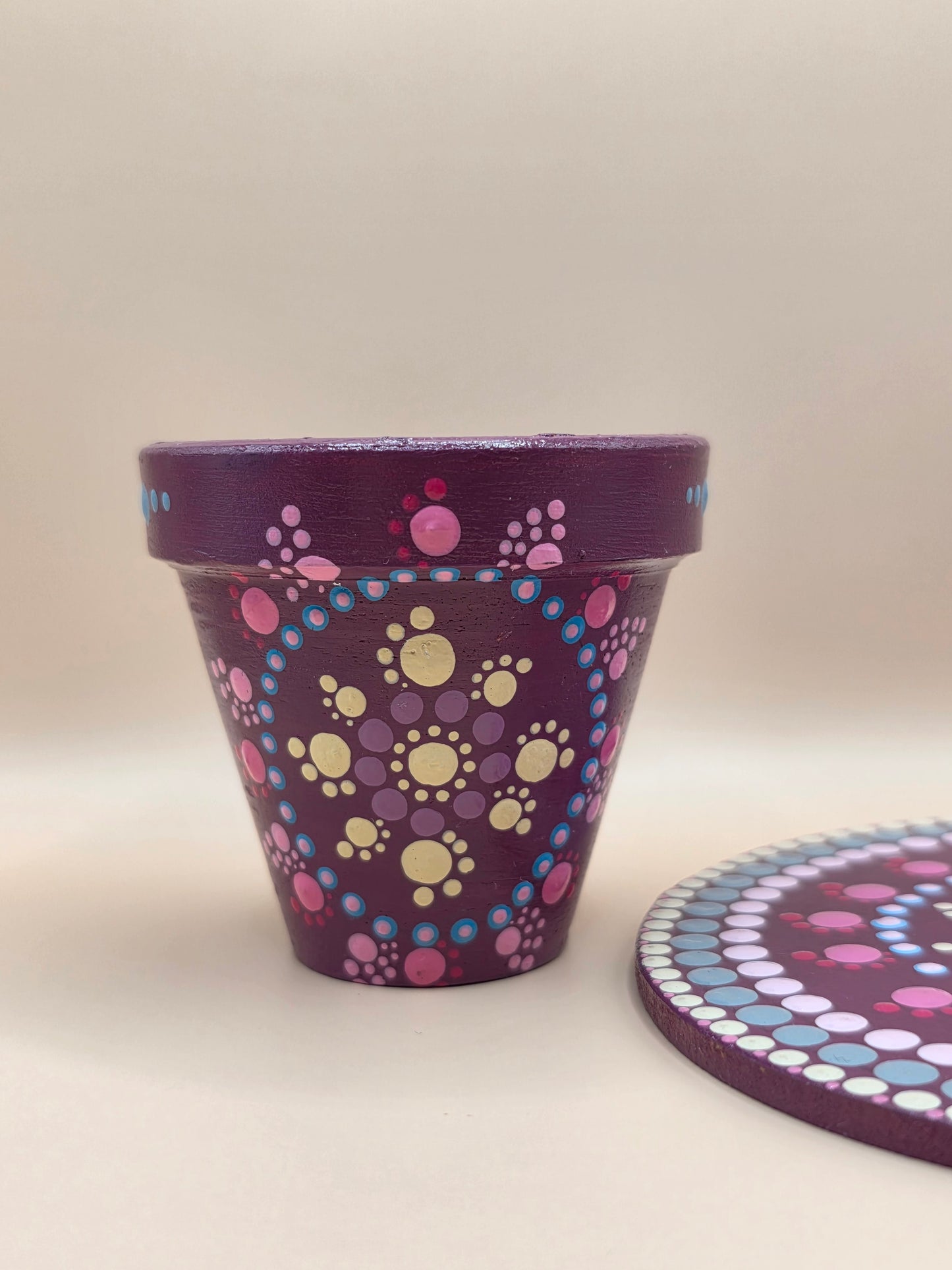 Bougie parfumée artisanale dans pot peint à la main