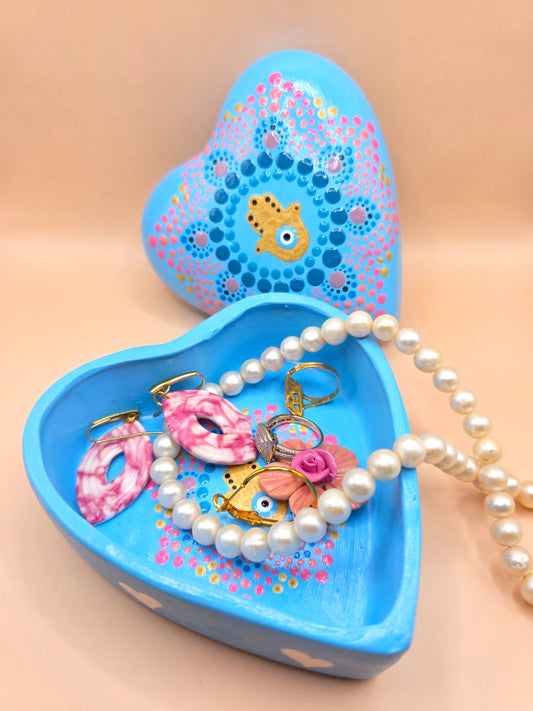 Boîte à bijoux cœur bleu – décorée à la main