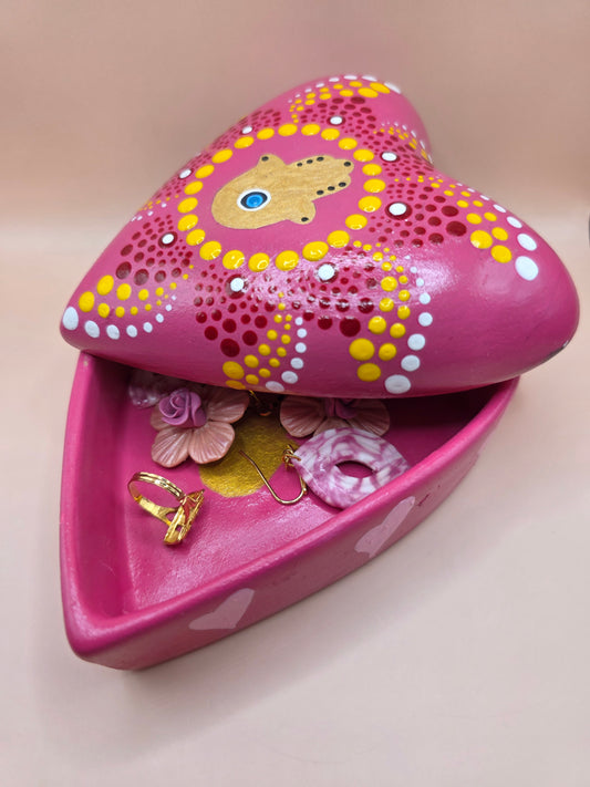 Boîte à bijoux cœur rose – décorée à la main