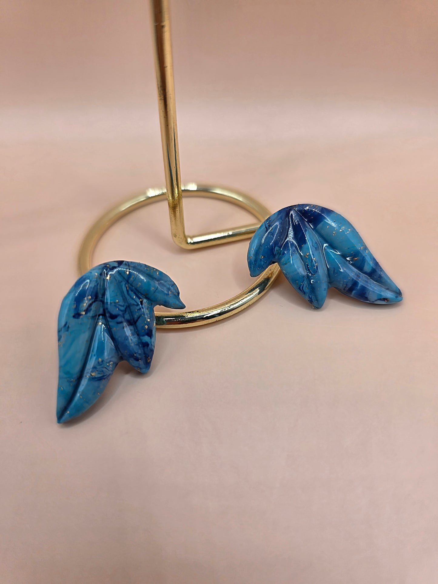 Boucles d’oreilles feuille – bleu marbré