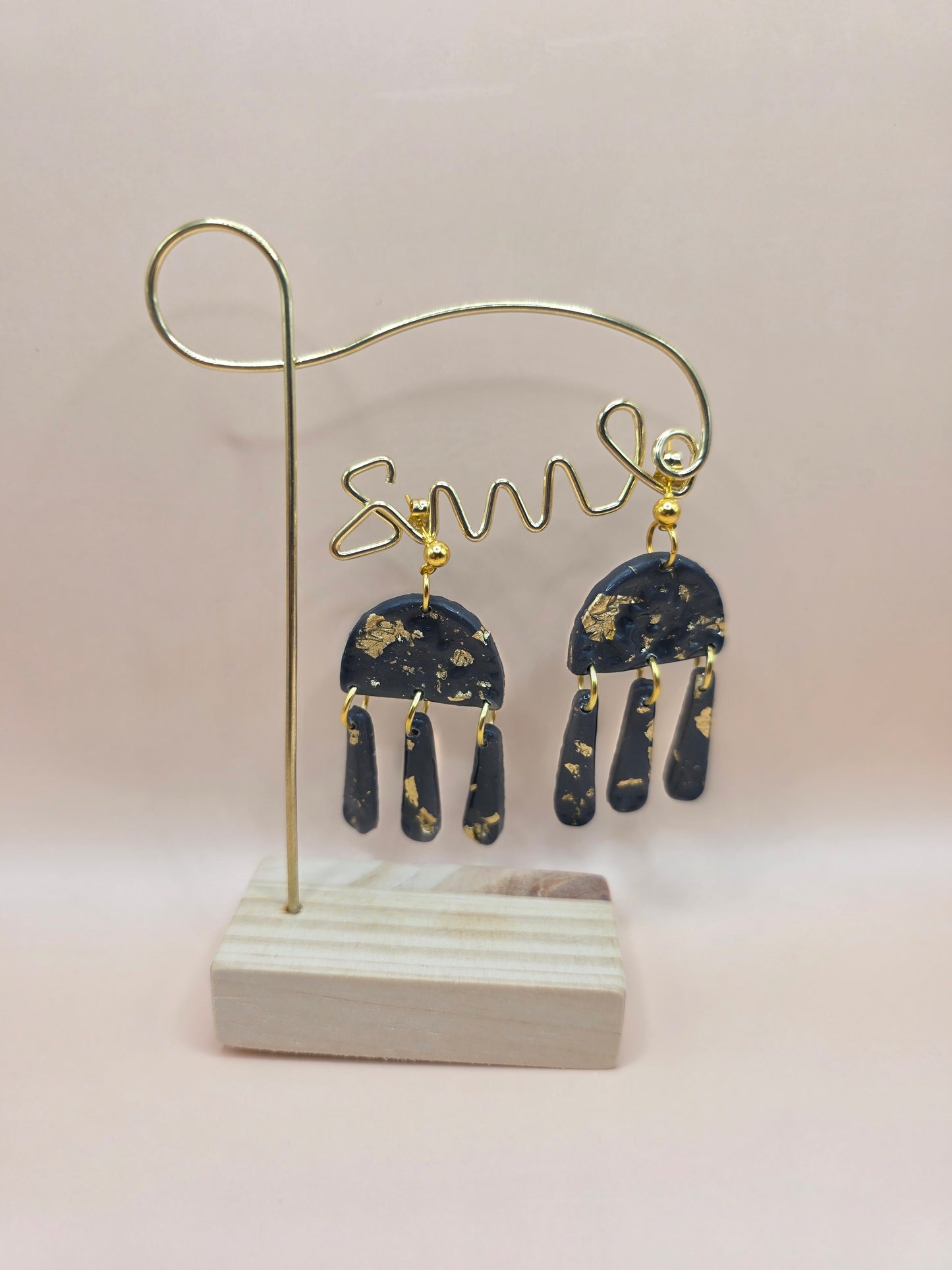 Set bijoux noir marbré doré – boucles d’oreilles & collier assorti