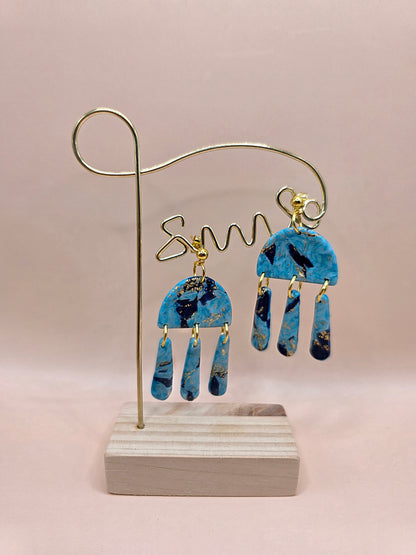 Set bijoux bleu marbré doré – boucles d’oreilles & collier assorti