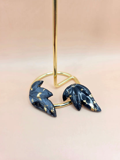 Boucles d’oreilles feuille noire et or
