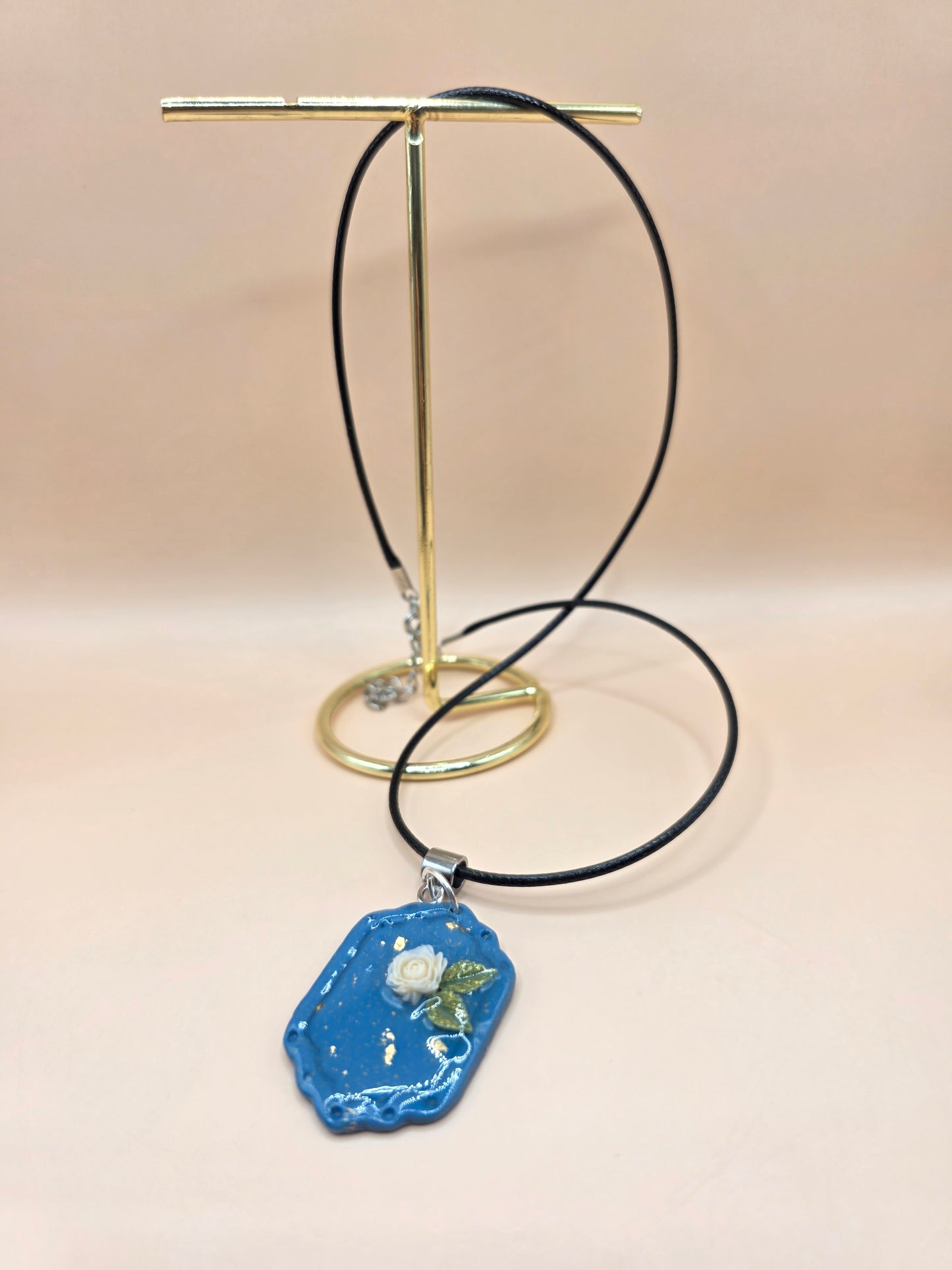 Collier pendentif bleu