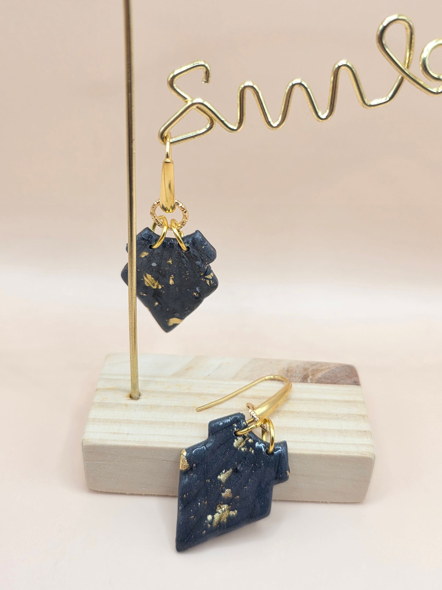 Boucles d’oreilles noir marbré doré