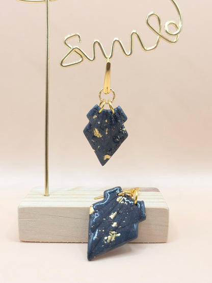 Boucles d’oreilles noir marbré doré