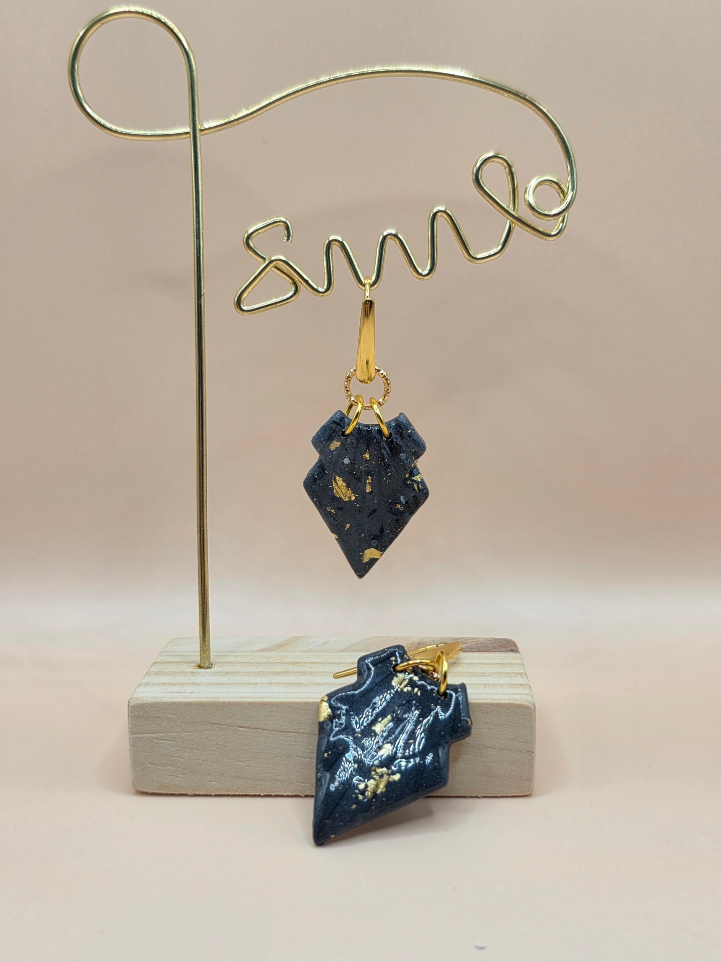 Boucles d’oreilles noir marbré doré