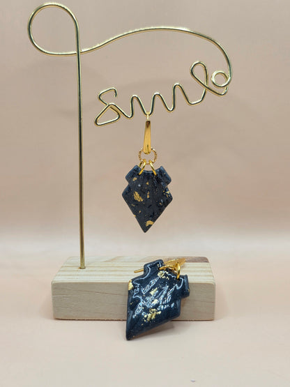 Boucles d’oreilles noir marbré doré
