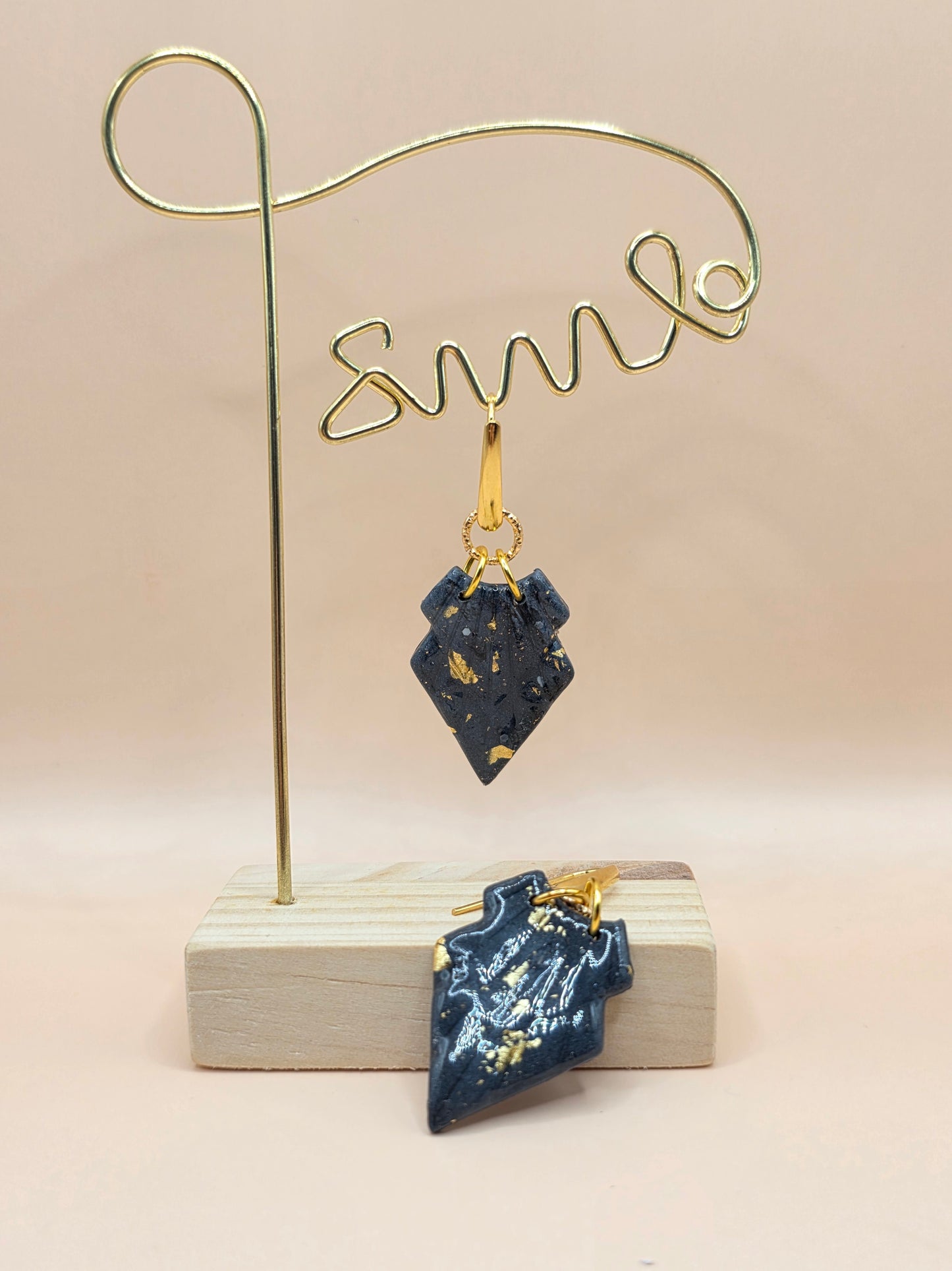Boucles d’oreilles noir marbré doré