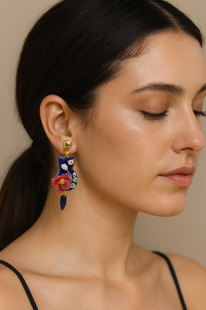 Boucles d’oreilles chat bleu et fleur rose