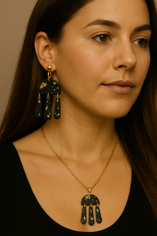 Set bijoux noir marbré doré – boucles d’oreilles & collier assorti